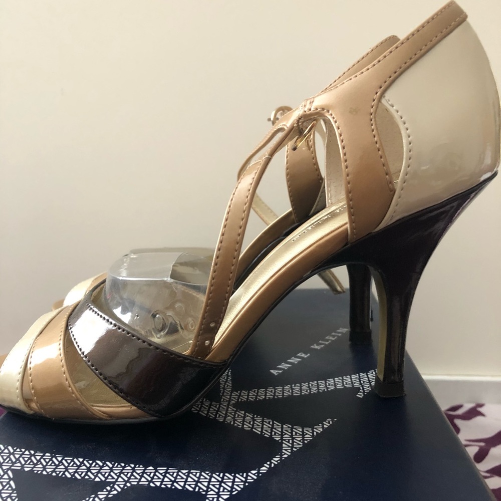 Multicolor elegant sandals